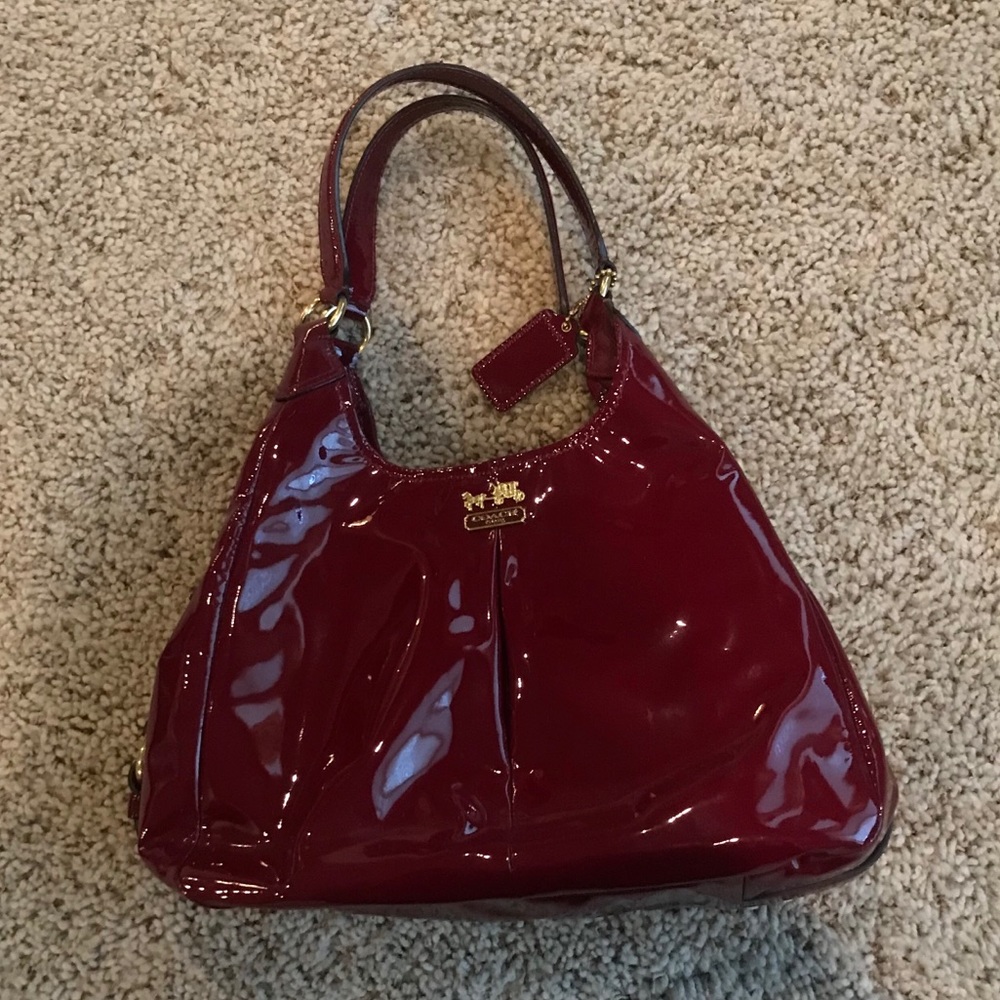 coach red patent leather shoulder bag